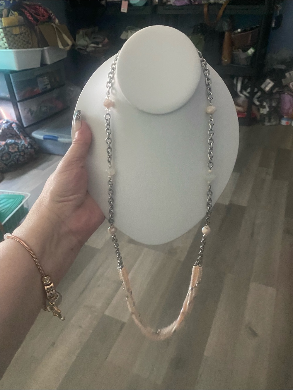 WB &HM Long 18”w/2” extendor  Silver Chain Necklace with White& Peach Beads nwot